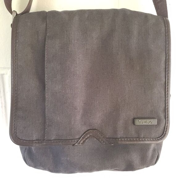 Tumi Mini Messenger / Cross Body Bag Gray Brown Trim EXCELLENT CONDITION! 10x8 - Picture 3 of 16